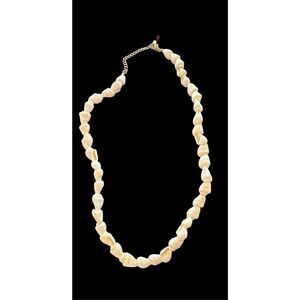 Shashi Tolira Shell Neclace New
